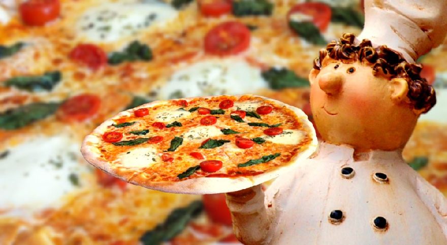 Leckere Frische Pizza, frisch aus dem Ofen.